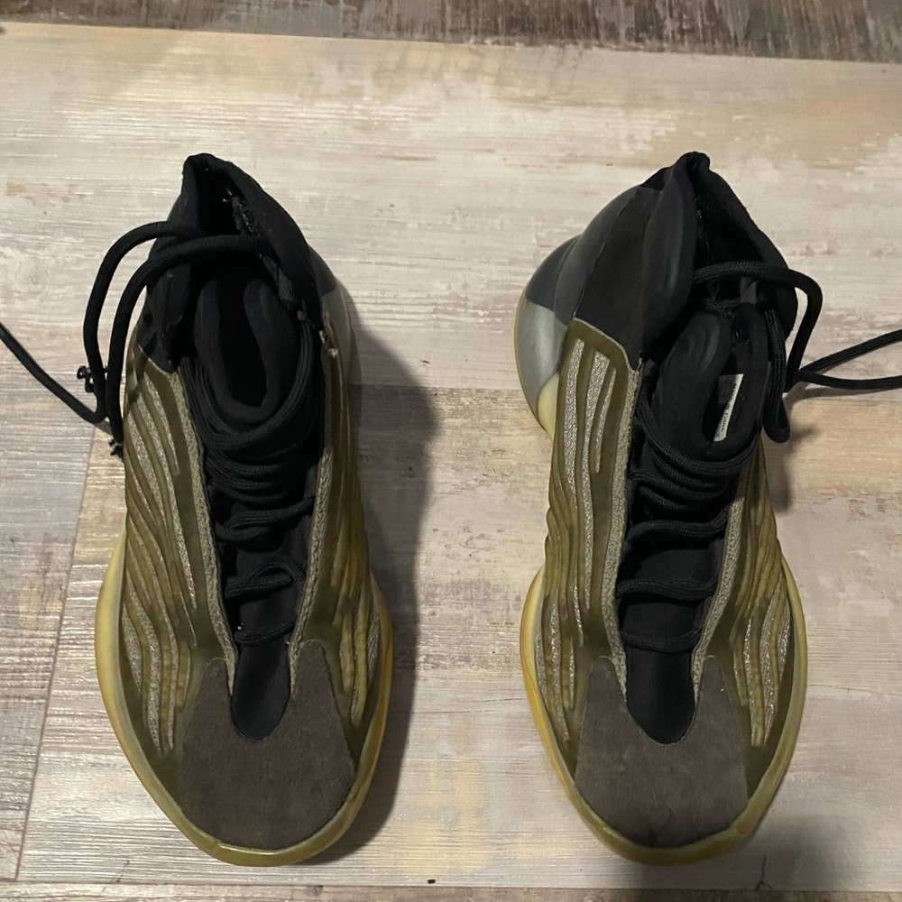 Adidas Yeezy QNTM "Barium" Sneakers